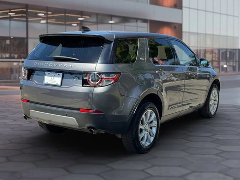 Used 2018 Land Rover Discovery Sport SE AWD/4WD image 6