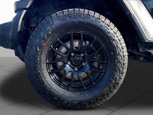 Used 2020 Jeep Gladiator Sport w/ Quick Order Package 24S AWD/4WD image 11
