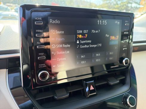 Used 2021 Toyota Corolla LE image 5