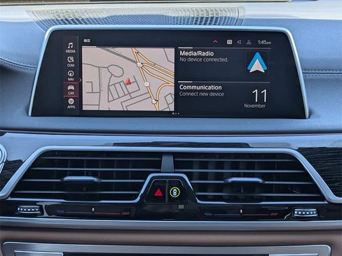 Used 2022 BMW 740i w/ M Sport Package image 12