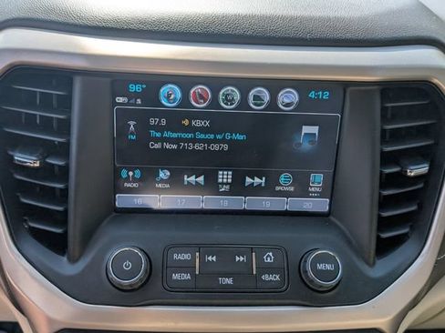Used 2019 GMC Acadia Denali w/ Technology Package FWD image 18