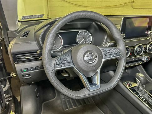 Used 2024 Nissan Sentra SV FWD image 22