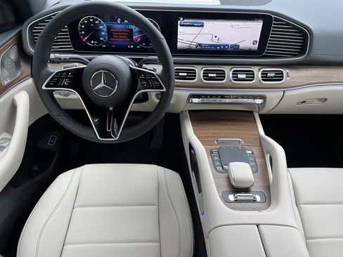 Certified 2025 Mercedes-Benz GLS 450 4MATIC image 18