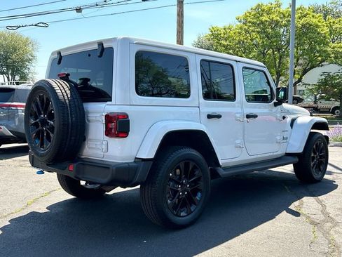 Used 2023 Jeep Wrangler Unlimited Sahara w/ Cold Weather Group AWD/4WD image 2