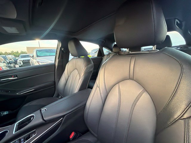 Used 2021 Toyota Avalon XLE w/ Moonroof Package FWD image 5