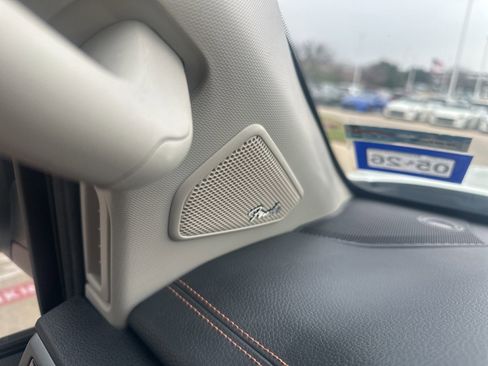 Certified 2019 Nissan Titan Platinum Reserve w/ Platinum Utility Package image 11