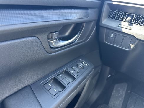 Used 2025 Honda CR-V LX image 25