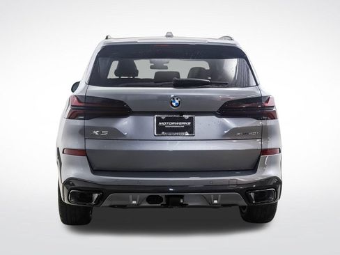 New 2026 BMW X5 xDrive40i w/ M Sport Package AWD/4WD image 4