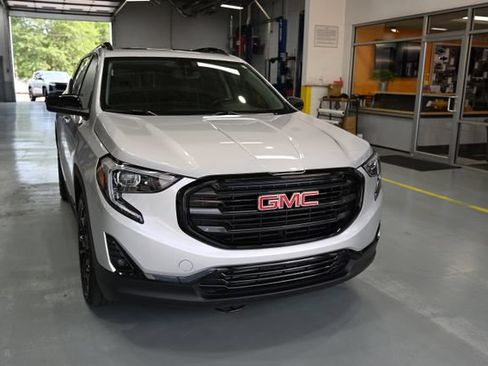 Used 2021 GMC Terrain SLT w/ Elevation Edition FWD image 3