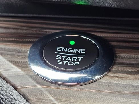 Used 2020 Ford Explorer Limited image 18