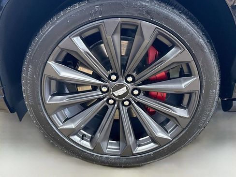 Used 2025 Cadillac Escalade V AWD/4WD image 35