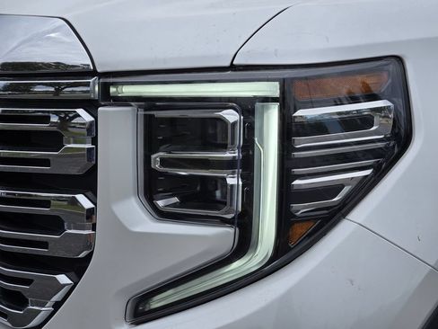 Used 2023 GMC Sierra 1500 Denali w/ Denali Reserve Package AWD/4WD image 5