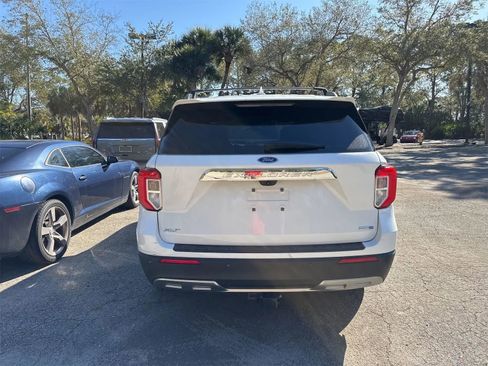 Used 2020 Ford Explorer XLT w/ Equipment Group 202A image 10