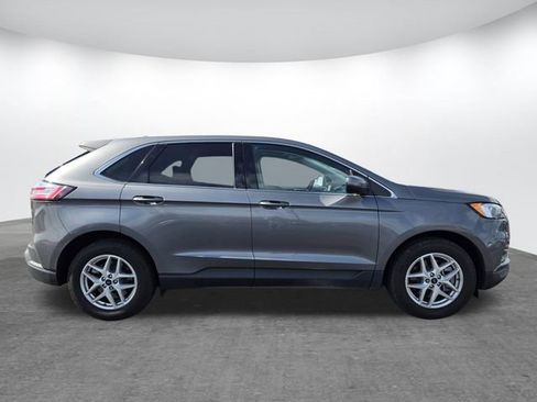 Used 2022 Ford Edge SEL w/ Convenience Package image 3