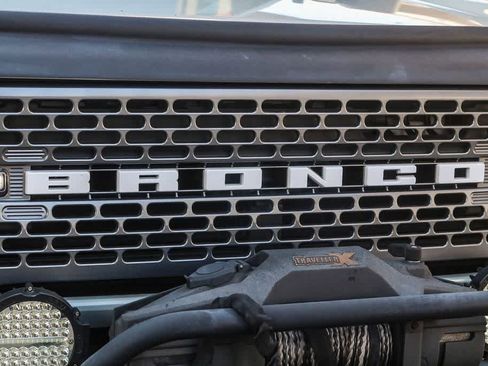 Used 2022 Ford Bronco Badlands w/ Sasquatch Package AWD/4WD image 5
