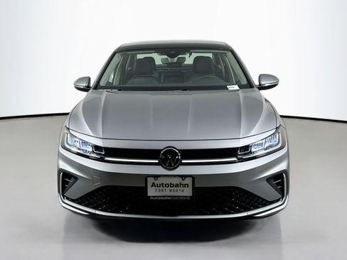 Certified 2025 Volkswagen Jetta SEL image 2