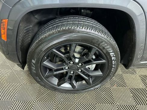 Used 2023 Jeep Grand Cherokee 30th Anniversary image 10