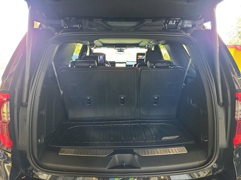 Used 2025 GMC Yukon Denali w/ Denali Reserve Package AWD/4WD image 14