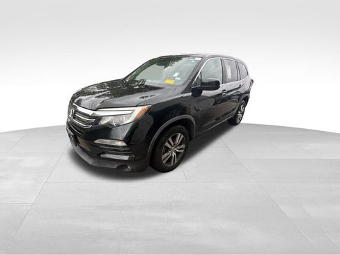 Used 2018 Honda Pilot EX image 2