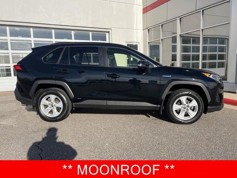 Used 2019 Toyota RAV4 XLE image 1
