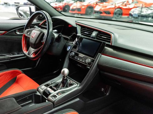 Used 2018 Honda Civic Type R image 13