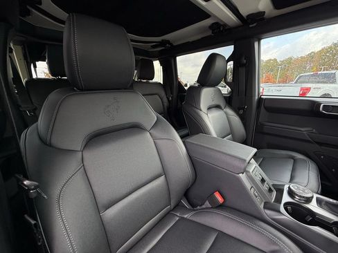 New 2025 Ford Bronco Badlands AWD/4WD image 30