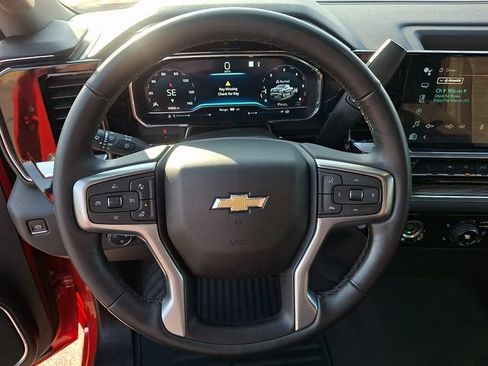 Used 2023 Chevrolet Silverado 1500 LT AWD/4WD image 16