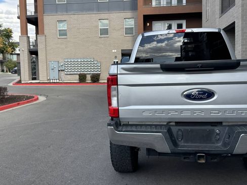 Used 2017 Ford F250 XLT AWD/4WD image 5