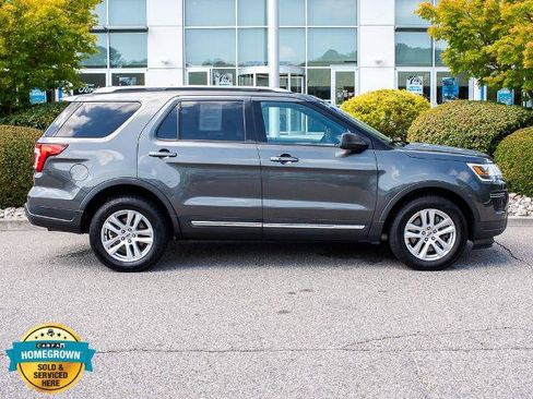Certified 2018 Ford Explorer XLT AWD/4WD image 1