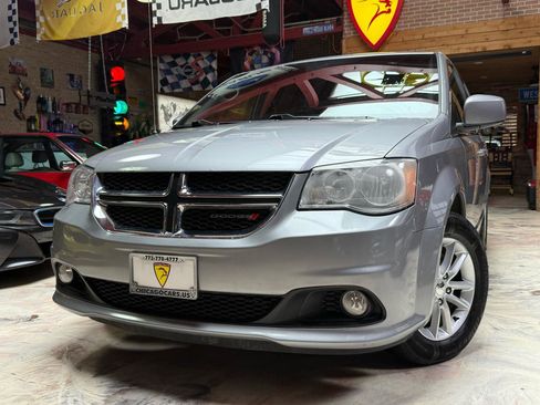Used 2018 Dodge Grand Caravan SXT FWD image 1
