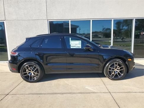 Used 2025 Porsche Macan image 8