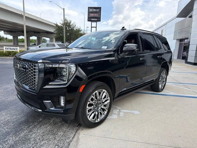 Used 2023 GMC Yukon Denali Ultimate AWD/4WD image 3
