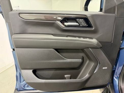 New 2026 GMC Yukon Elevation w/ Elevation Premium Package AWD/4WD image 12