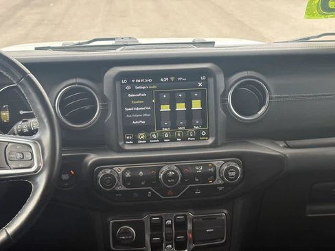 Used 2021 Jeep Wrangler Unlimited Sahara w/ Cold Weather Group AWD/4WD image 22