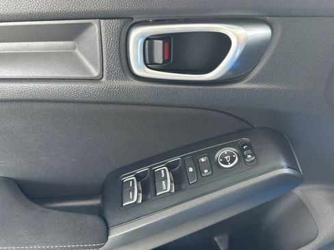 Used 2023 Honda Civic Sport image 11