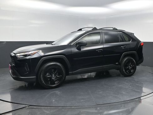 Used 2025 Toyota RAV4 LE image 3