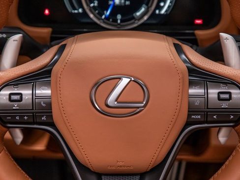 Used 2024 Lexus LC 500 Convertible image 32