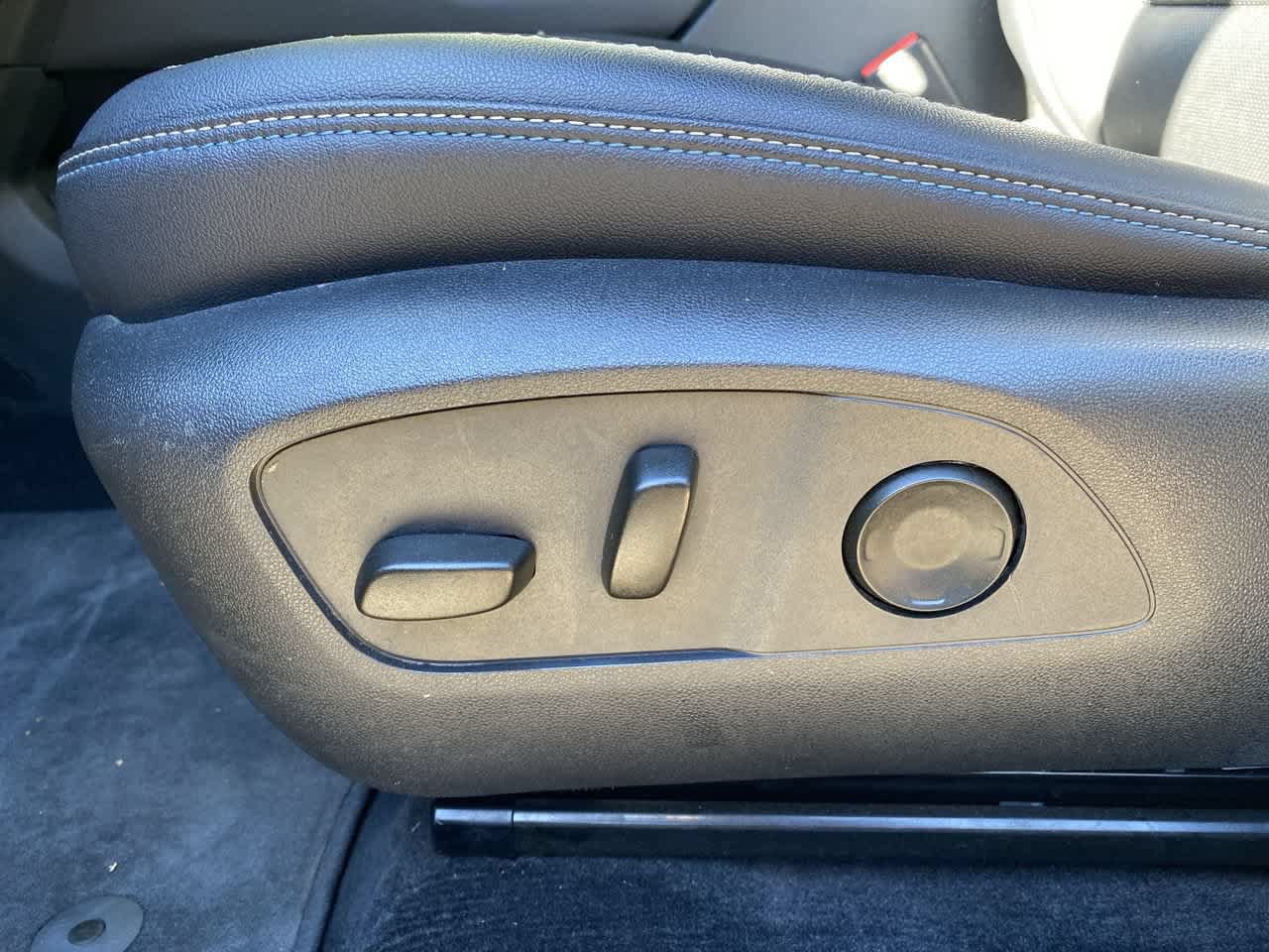 Used 2024 Chevrolet Equinox EV LT AWD/4WD image 14