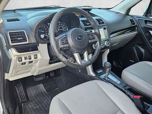 Used 2017 Subaru Forester 2.5i Limited AWD/4WD image 10