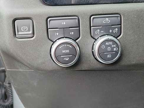 Used 2024 GMC Sierra 2500 SLE w/ SLE Value Package; image 30