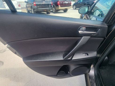Used 2010 MAZDA MAZDA3 i Touring FWD image 18