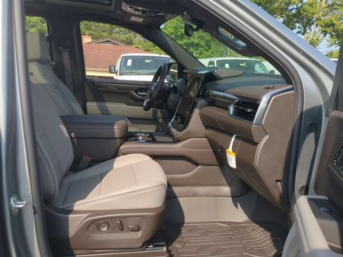 New 2026 GMC Yukon Elevation w/ Elevation Premium Package AWD/4WD image 29
