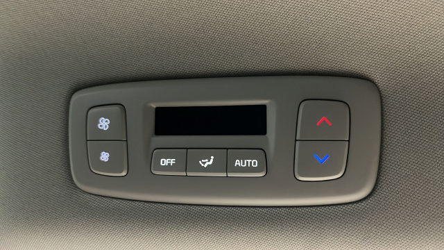 Used 2025 Kia Carnival SX Prestige FWD image 37