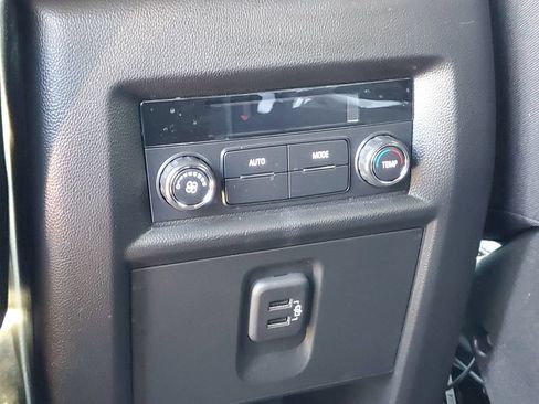 Used 2023 Chevrolet Traverse LT AWD/4WD image 15