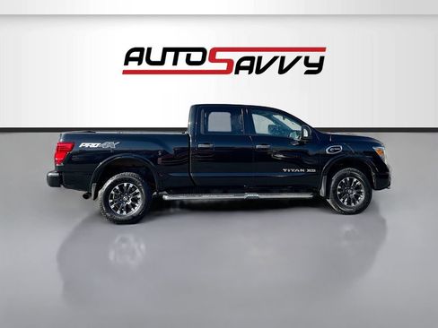 Used 2018 Nissan Titan PRO-4X w/ Pro-4x Convenience Package AWD/4WD image 8