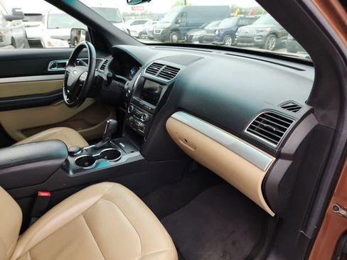 Used 2017 Ford Explorer XLT w/ Equipment Group 202A image 17