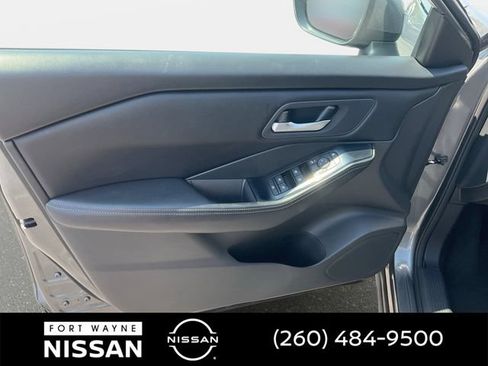 Used 2024 Nissan Rogue SV AWD/4WD image 27