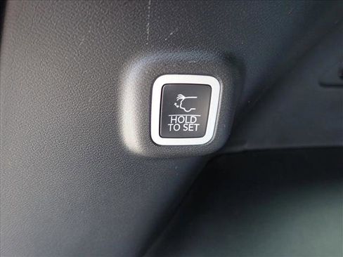 New 2026 Jeep Cherokee Overland image 8