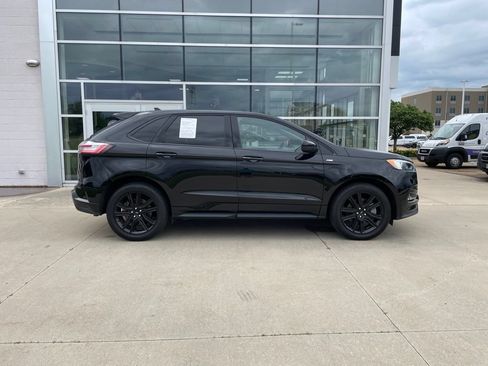 Certified 2024 Ford Edge ST-Line AWD/4WD image 4