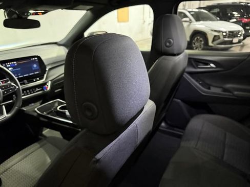 Used 2025 Chevrolet Equinox LT FWD image 31